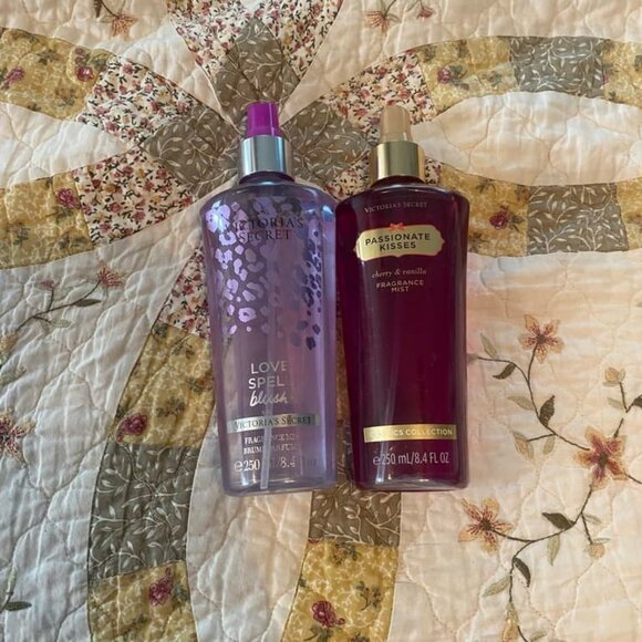 Victoria's Secret Discontinued Body Sprays Love Spell Blush & Passionate Kisses - Picture 1 of 2